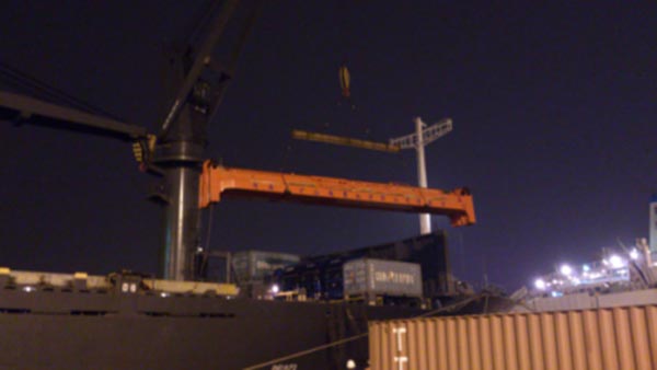 Magnet overhead crane delivery to Syria.jpg