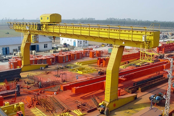 L-Shaped Legs Single Girder Gantry Crane with Winch